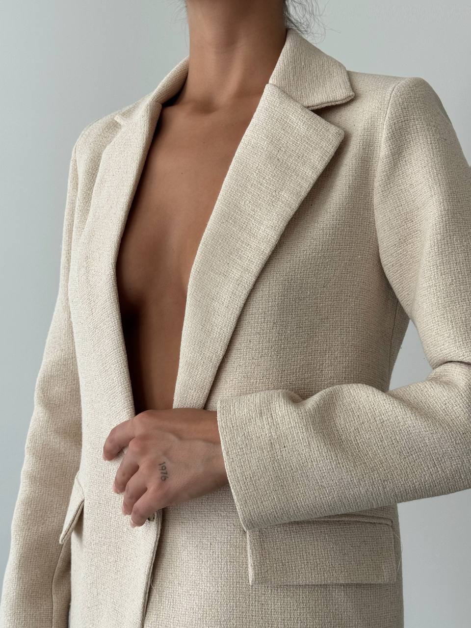 Hollow linen fabric blazer