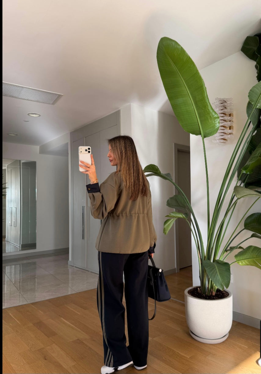 Yona Striped Set with Garnish -khaki