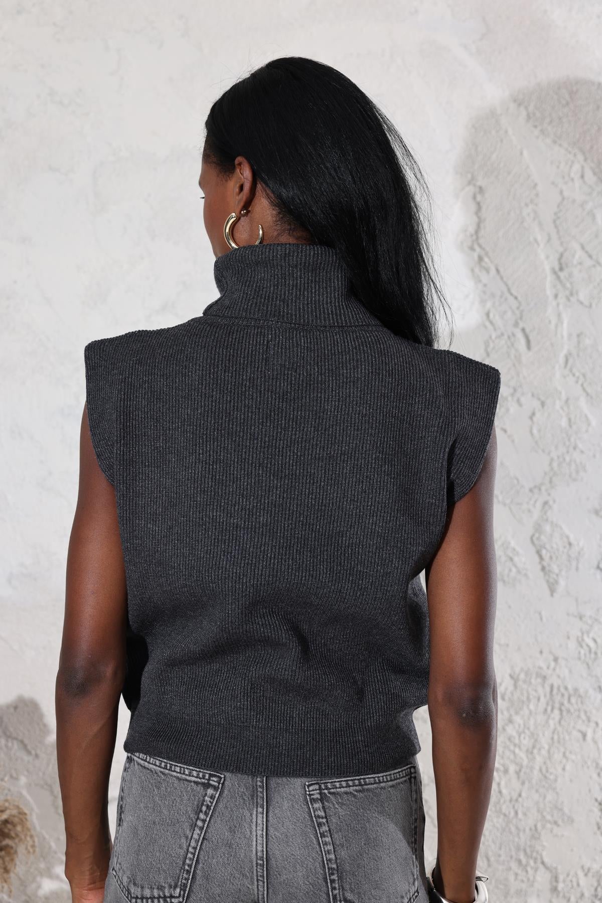 High-Neck padded top