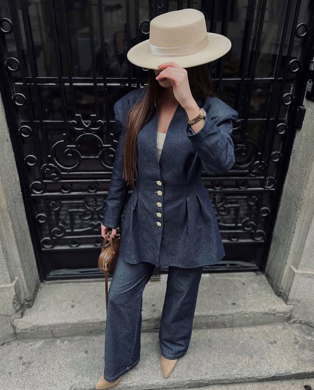 Denim suit with golden buttons ,Featuring pleats at the waist