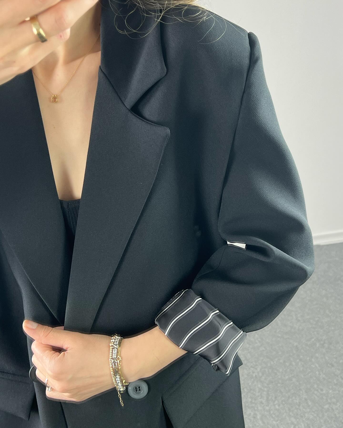 Oversized blazer with striped lining