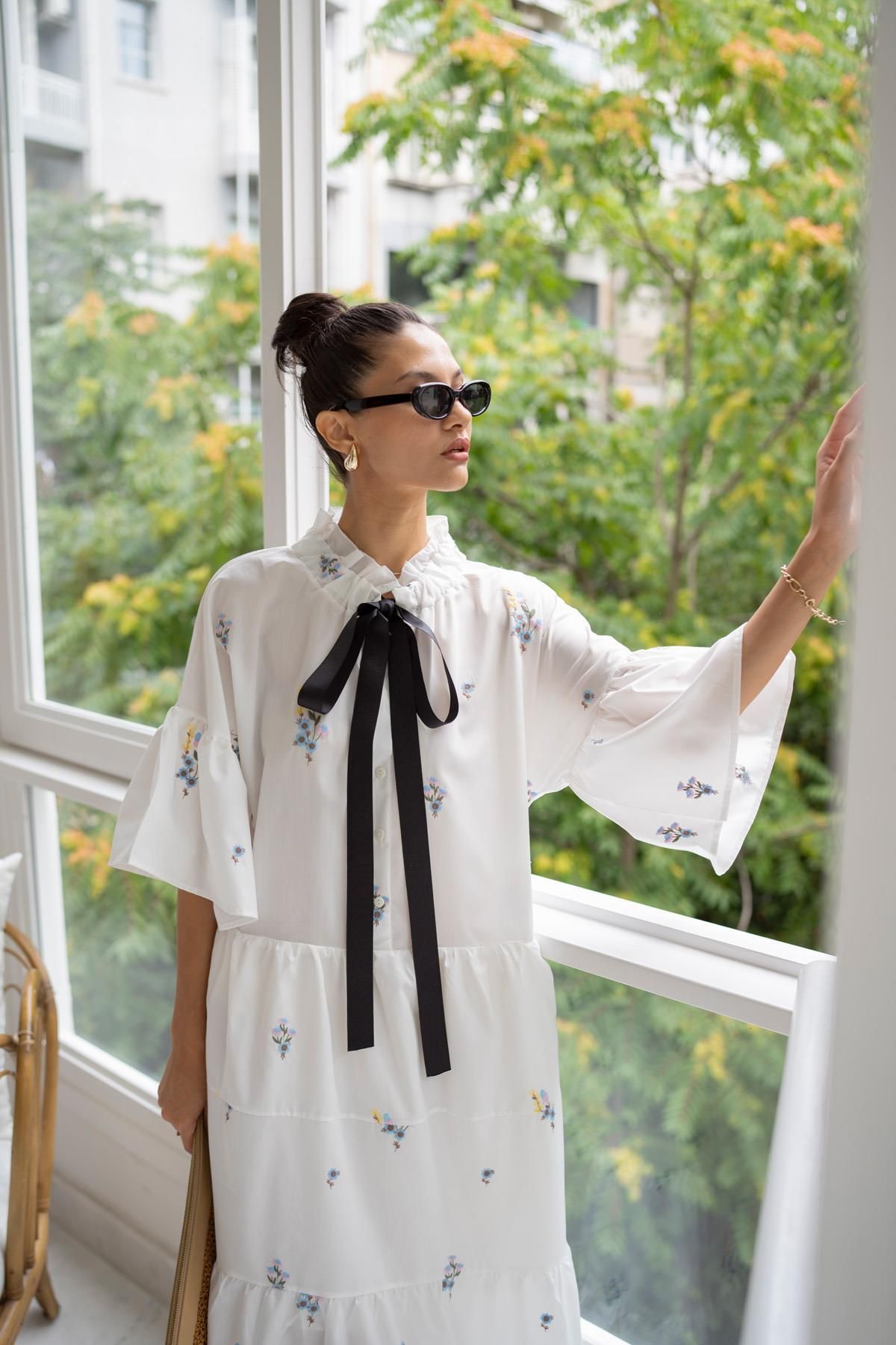Printed boheme dress with tie details