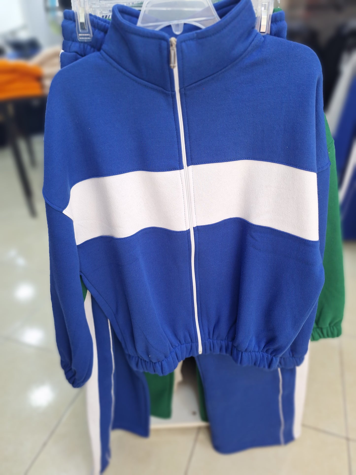 Fleece tracksuit with white details