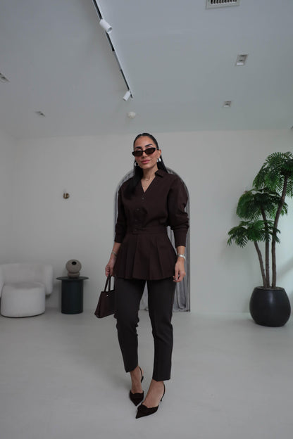 Two-piece shirt (wrappable like a skirt) in white poplin fabric with an elegant design