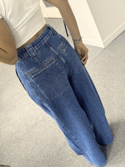 Wide leg pleated jeans