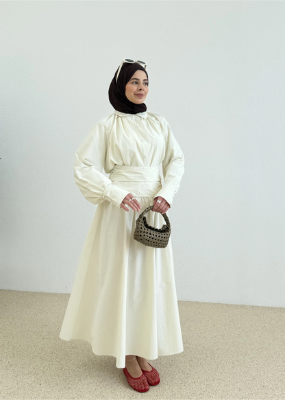 Waist-Fitting Premium Two-Piece Set - Vanilla