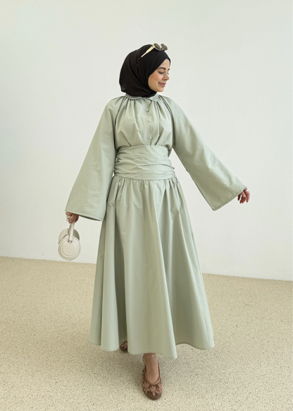 Waist-Fitting Premium Two-Piece Set - light marina green