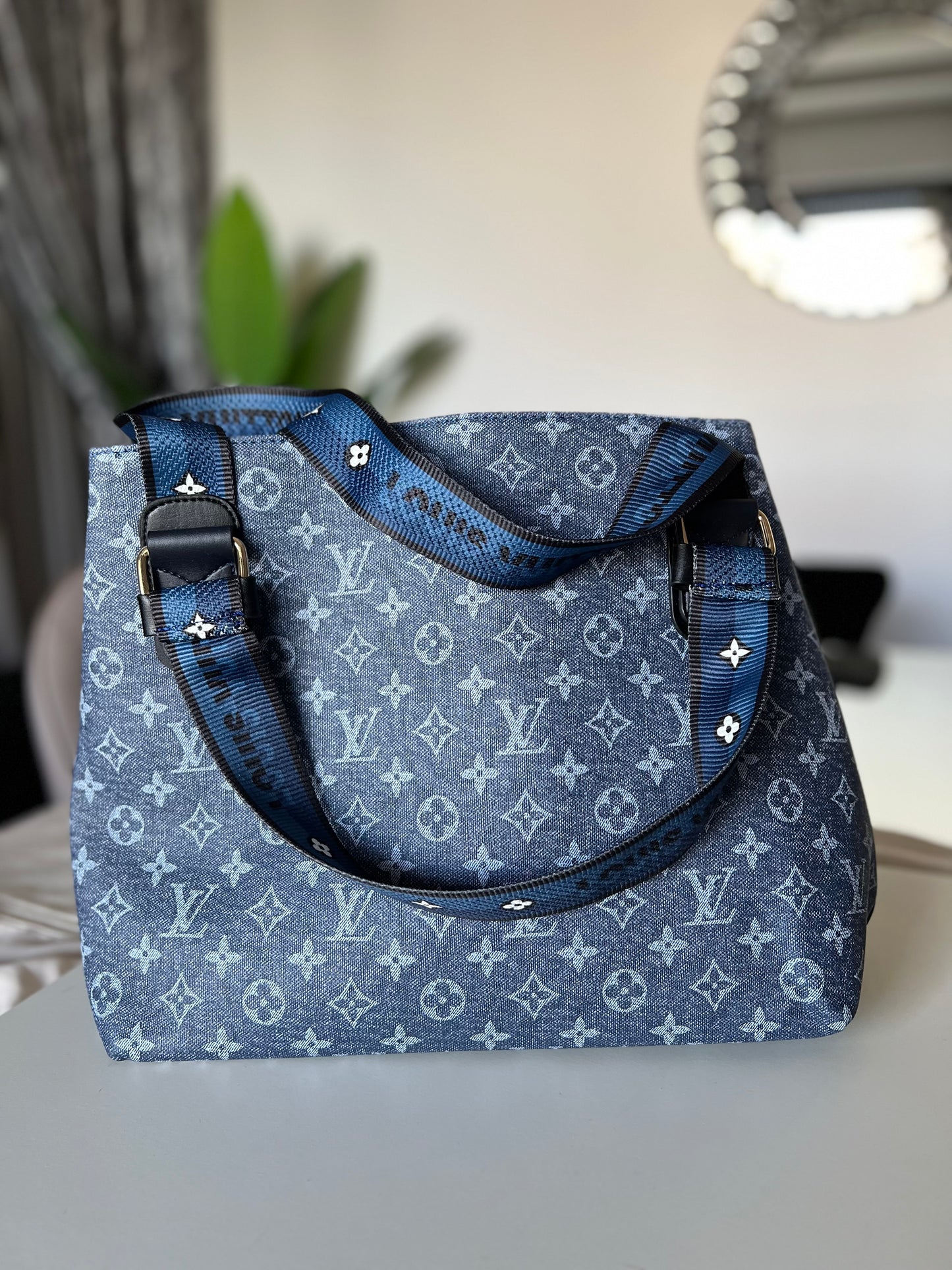 LV large tote bag