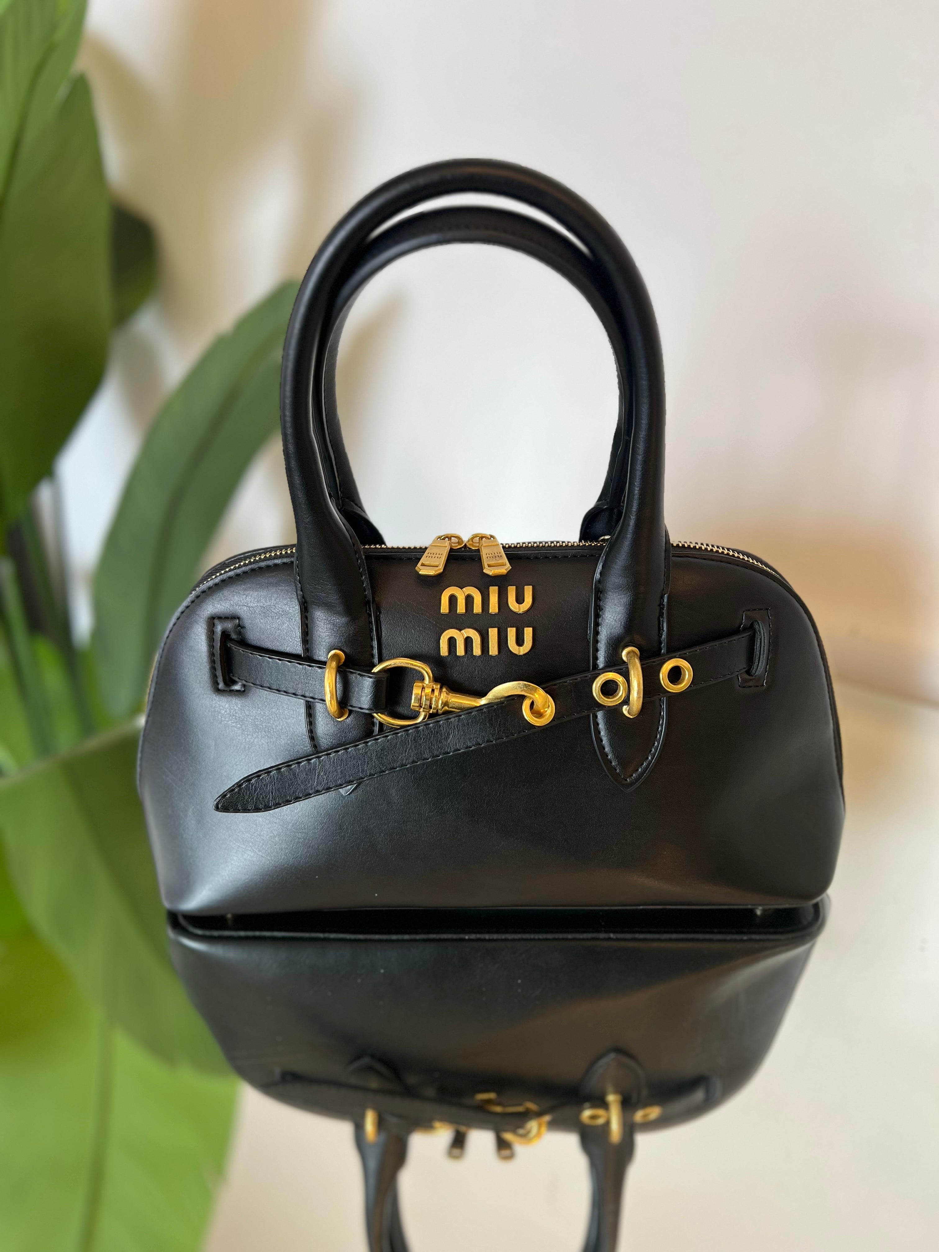 S*i様 ⚠️いいね増えたら値上げしていきます⚠️ 【正規品】 MIUMIU カ S*i様 ⚠️いいね増えたら値上げしていきます⚠️ 【正規