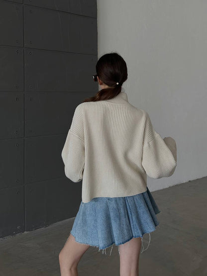 Zippered knitted jacket