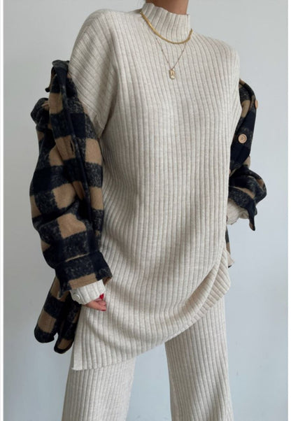 Striped knitted set with buttons on the sleeve