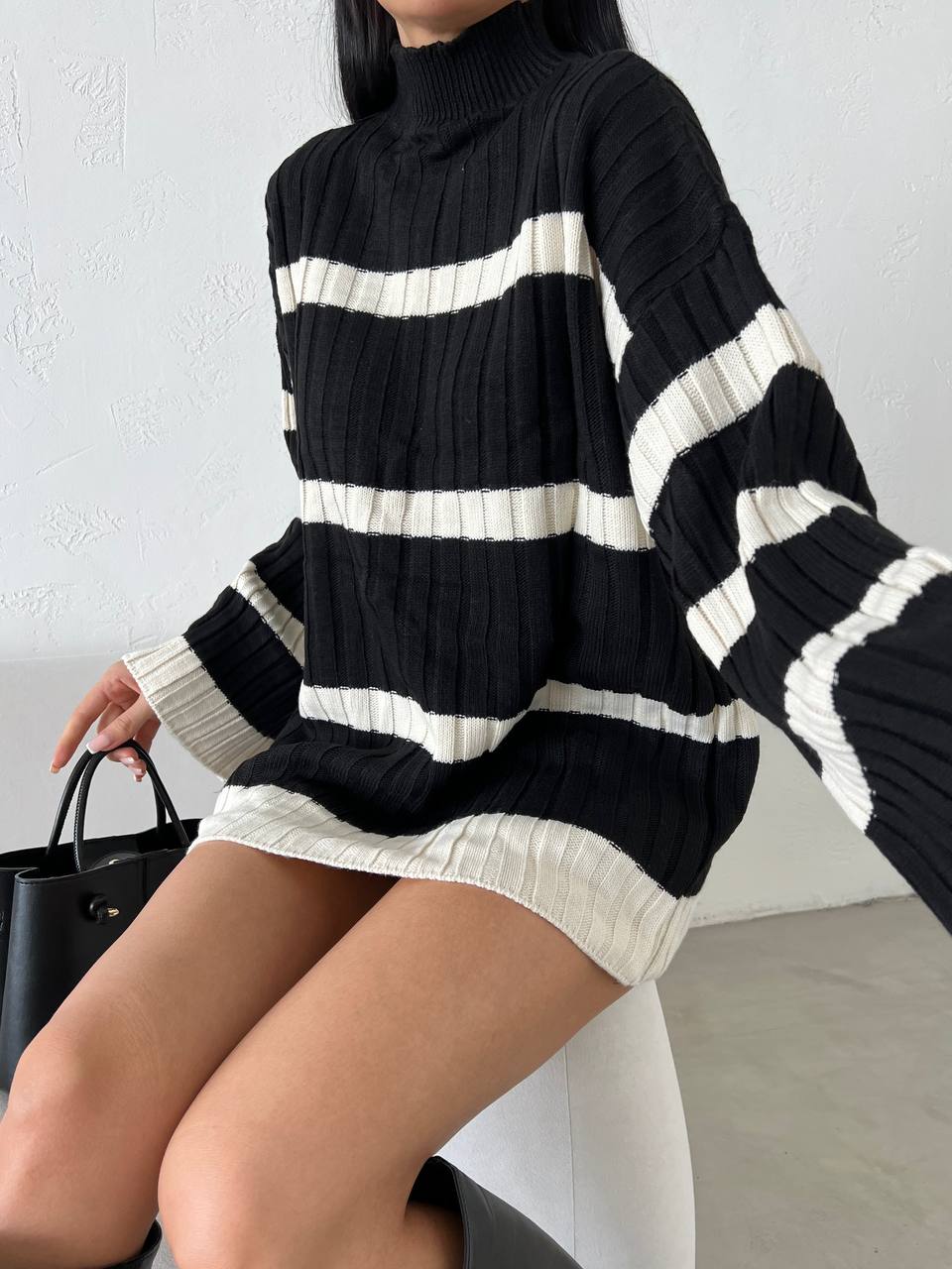 Wide sleeves striped knitted blouse