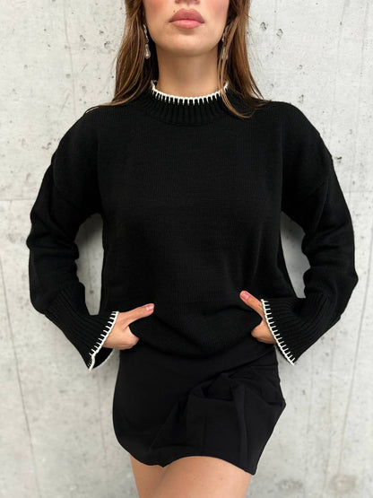 Knitted blouse with stitching details