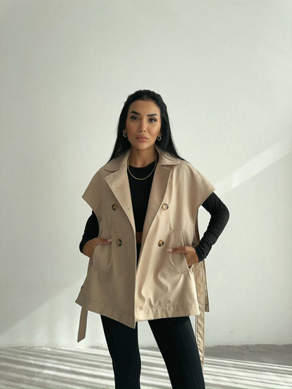 Sleeveless trench coat