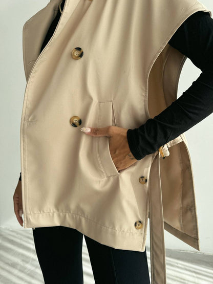 Sleeveless trench coat