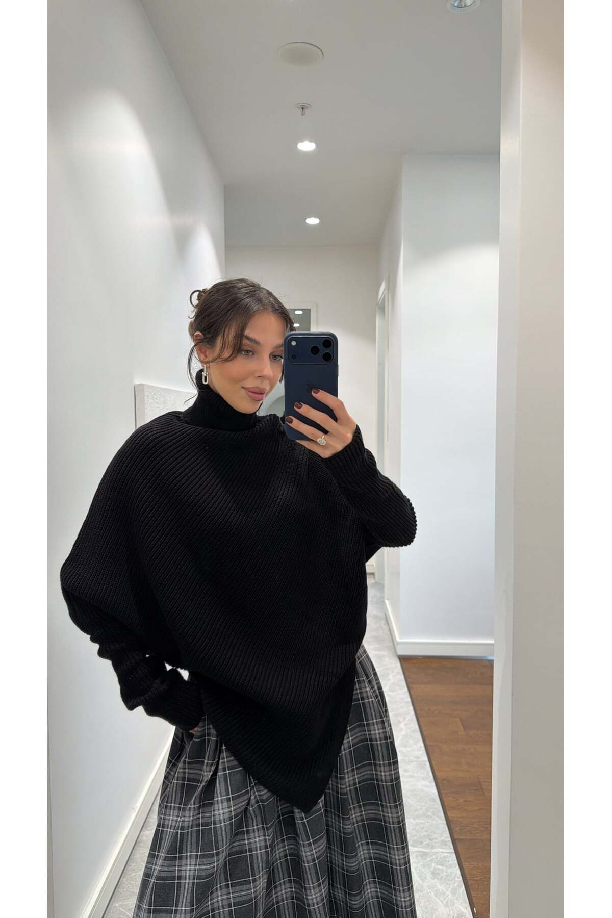 Belted wool high-neck