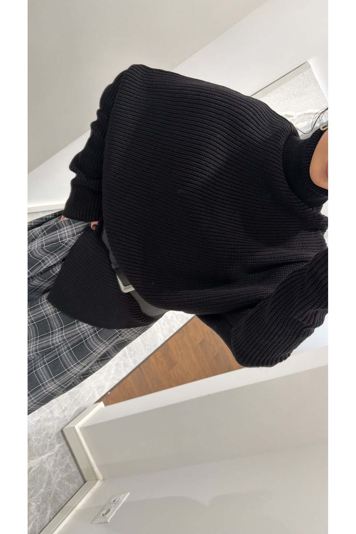 Belted wool high-neck