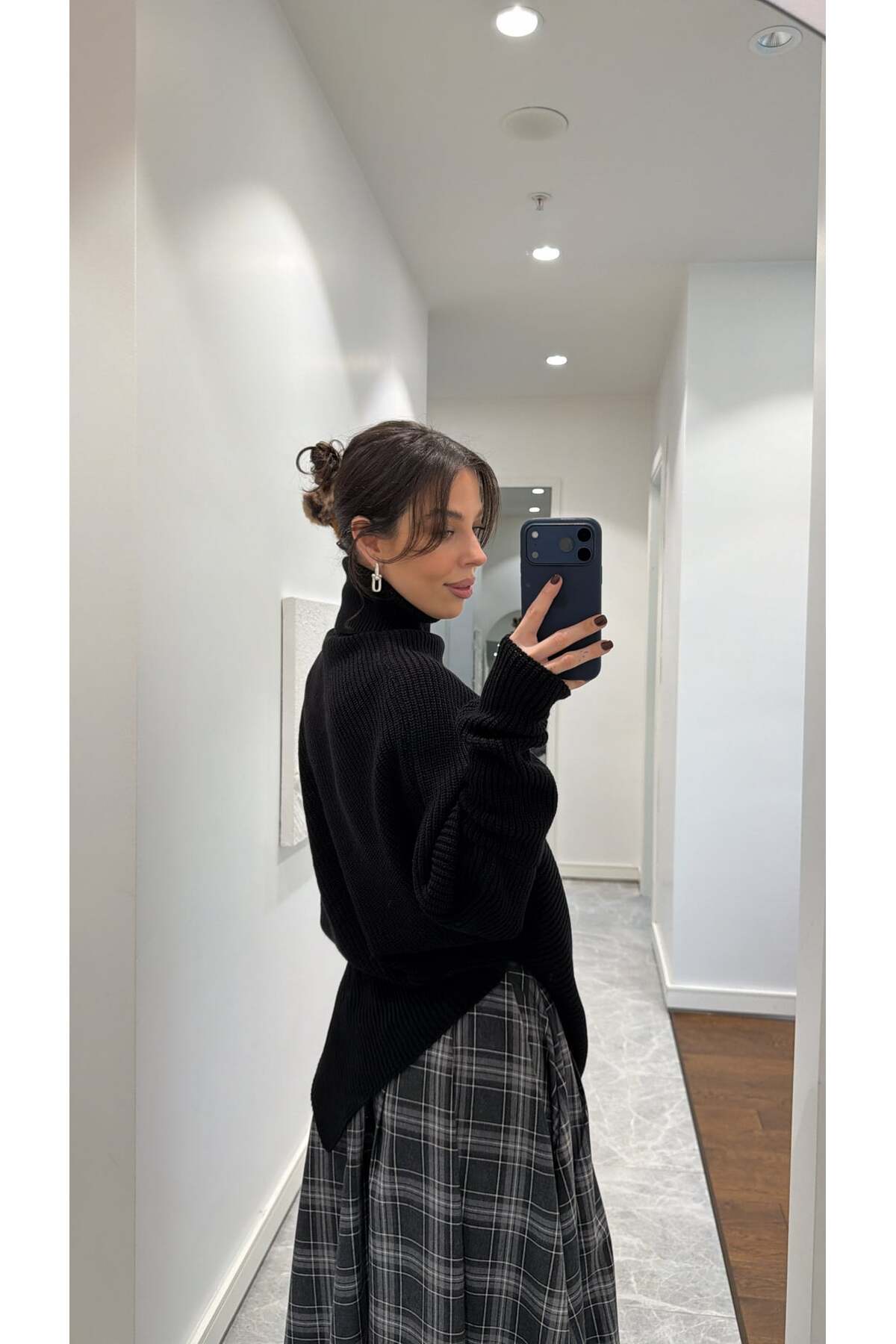 Belted wool high-neck