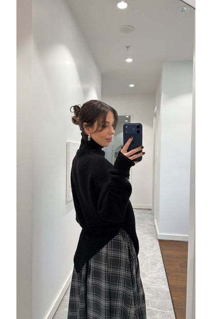 Belted wool high-neck