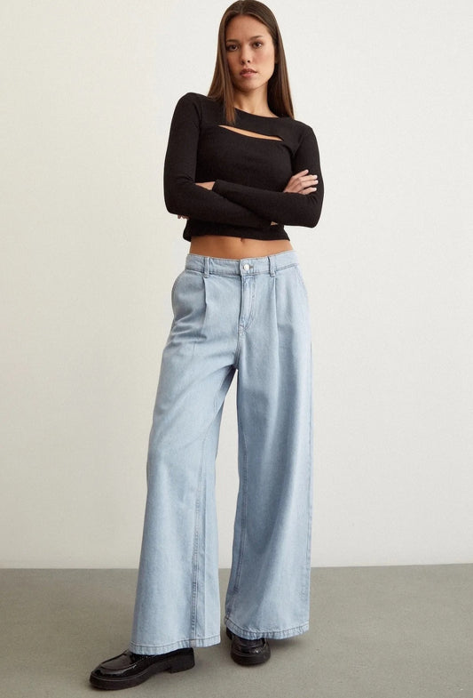 Zara pleated jeans
