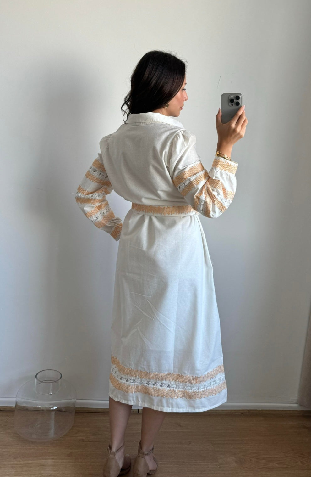 Belted dress with embroidery details