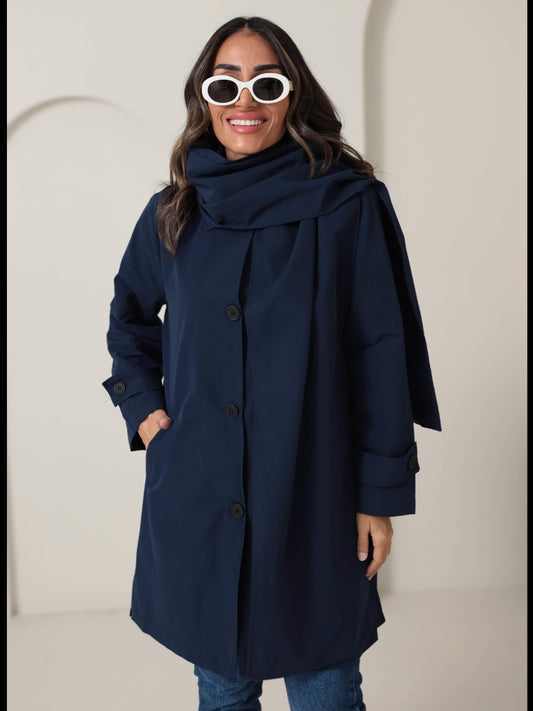 Massimo dutti trenchcoat with removable scarf