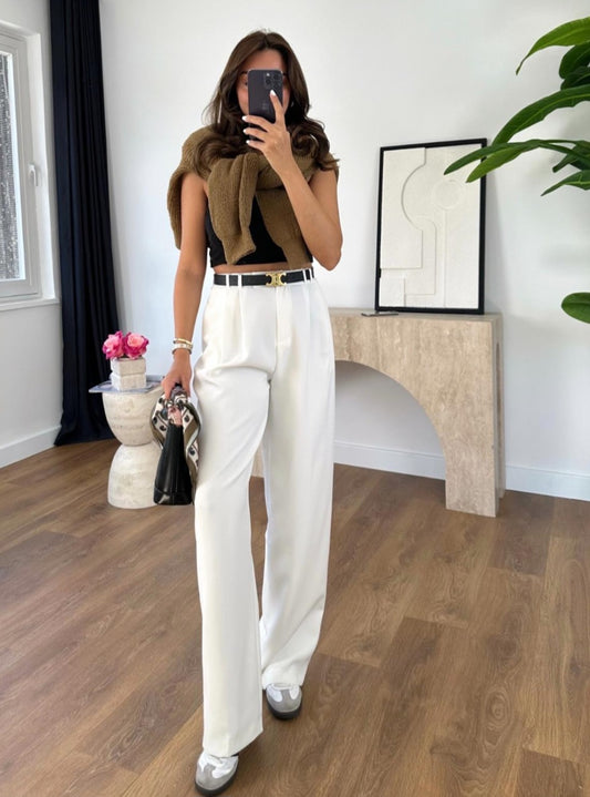 Wide-leg trouser with pleats