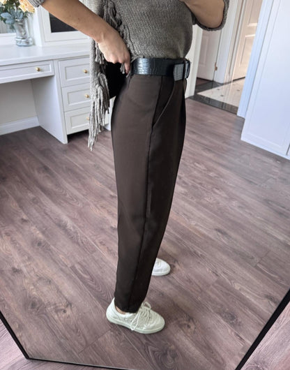 Belted mom fit trouser