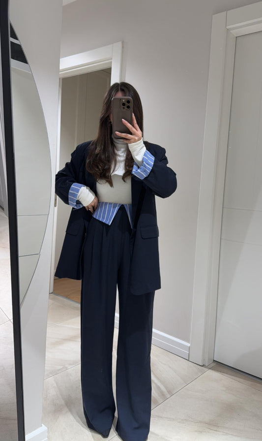 Back zip blazer with striped lining, trousers with striped details