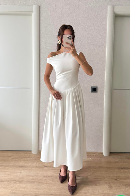 Asymmetric Collar pleated dress - white