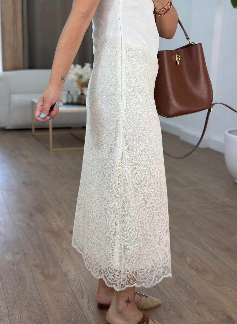 Linen dress with lace details