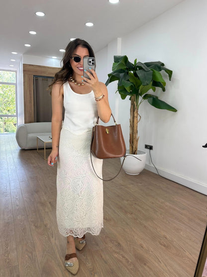 Linen dress with lace details