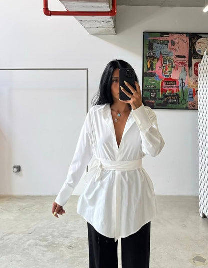 Buttonless Belted shirt (premium poplin)