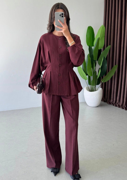 pleated shirt with an elasticated back. Straight-leg trouser co-ord set