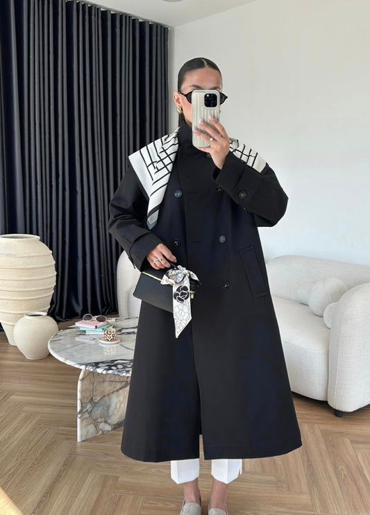 Double breasted trenchcoat with scarf
