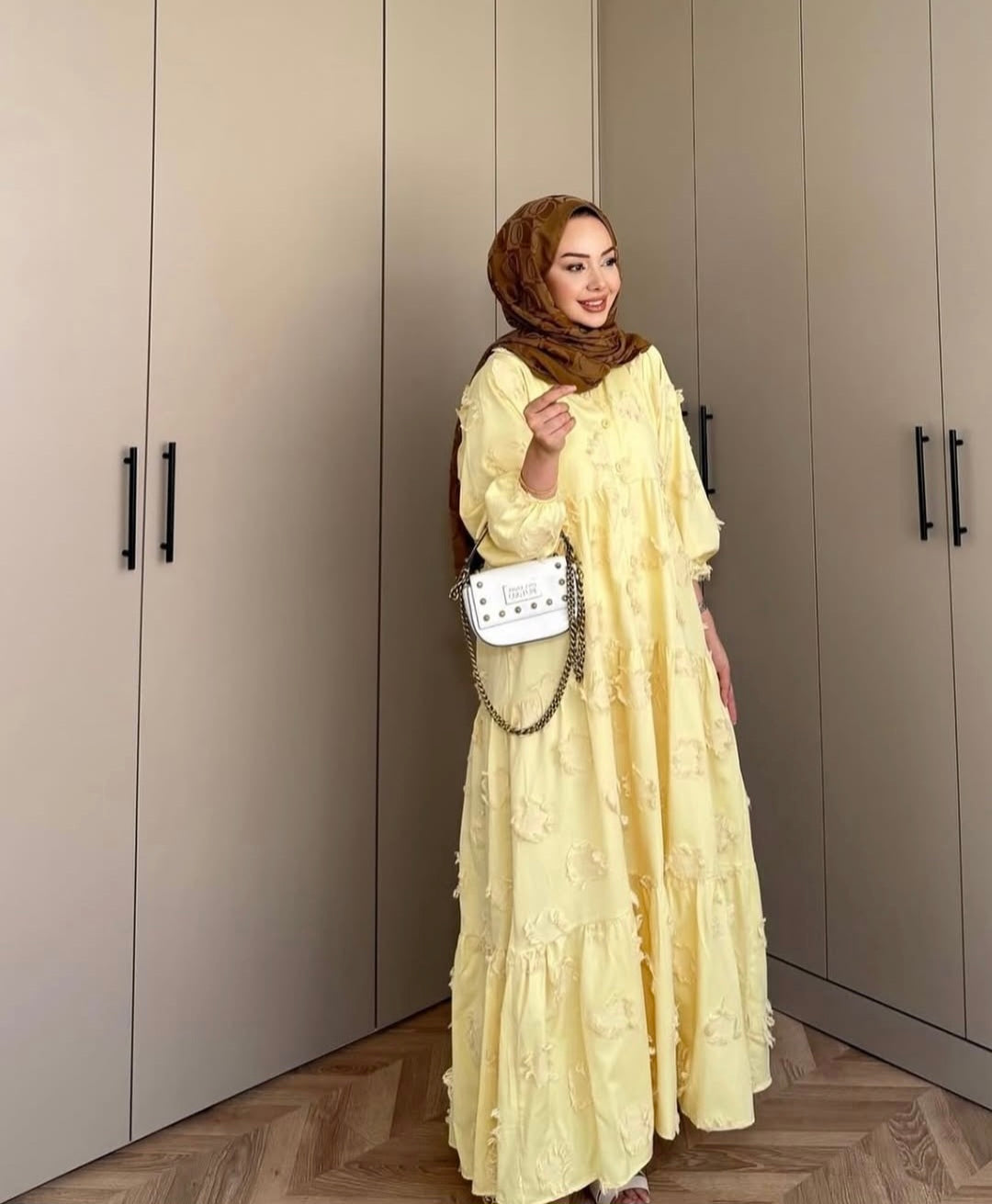 Boheme dress With gold thread details