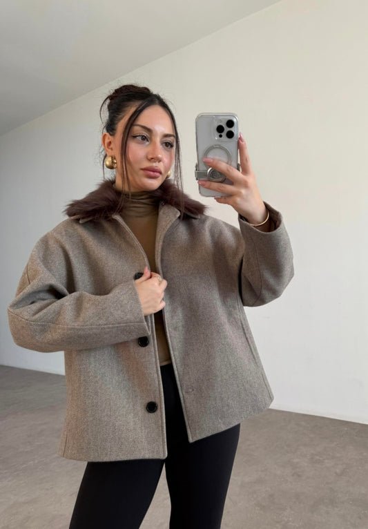 Felt jacket with removable fur collar