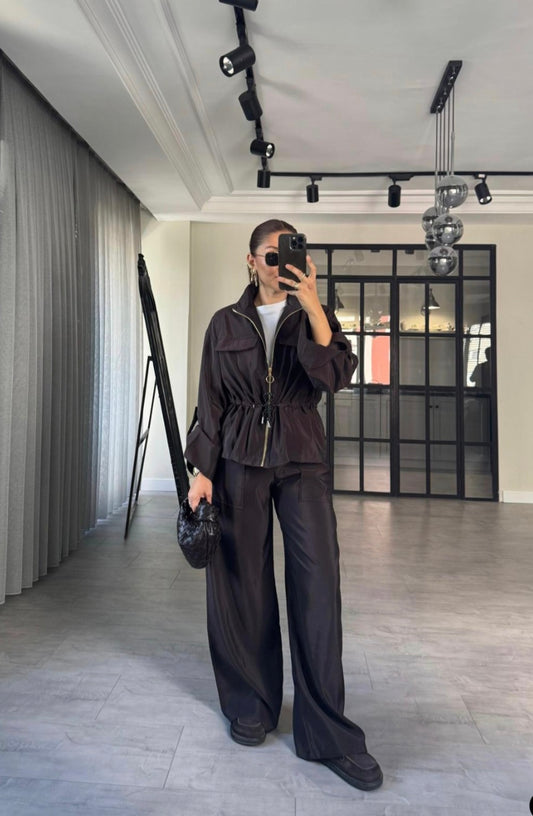 Safari jacket with drawstring High-waisted pants with a wide elastic Two-Piece Set (brown)