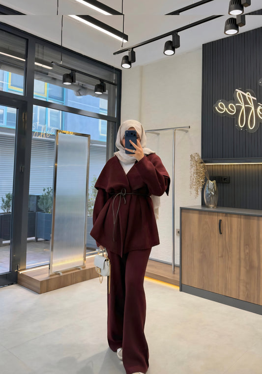 Premium knitted Co-ord set with leather belt -burgundy