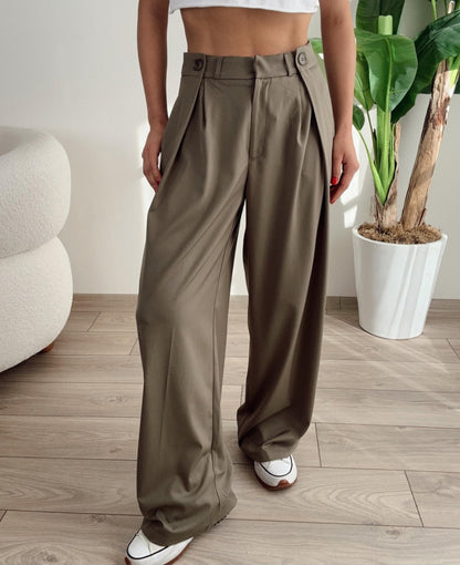 Wide leg pleated pants