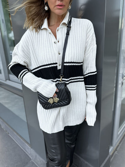 Knitted jumper with collar