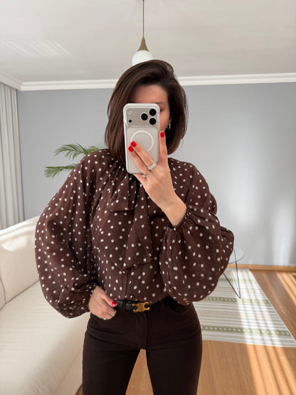 Polka dots patterned shirt with tie
