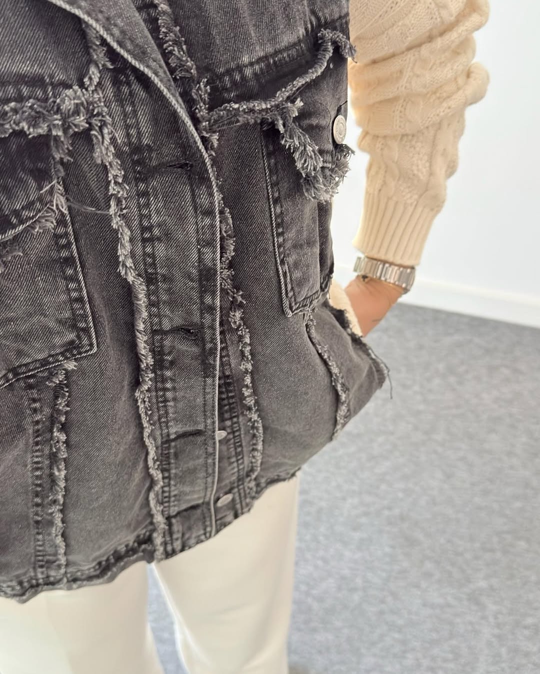 Jeans jacket with knitted details
