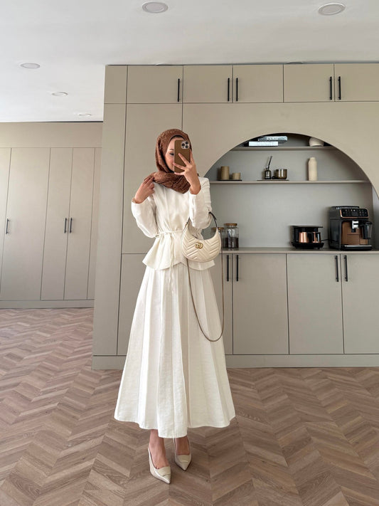 Arna Brooch Detail Pleated Skirt Set pearl white