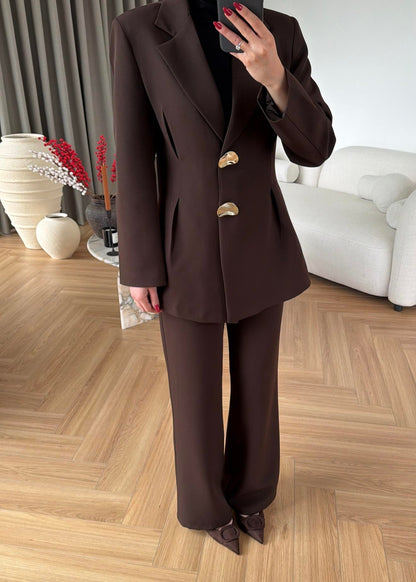 Large Buttoned, Waist-Fit Suit -  Dark Brown