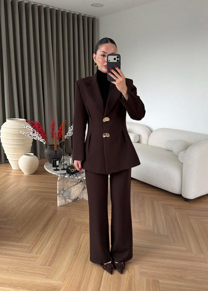 Large Buttoned, Waist-Fit Suit -  Dark Brown