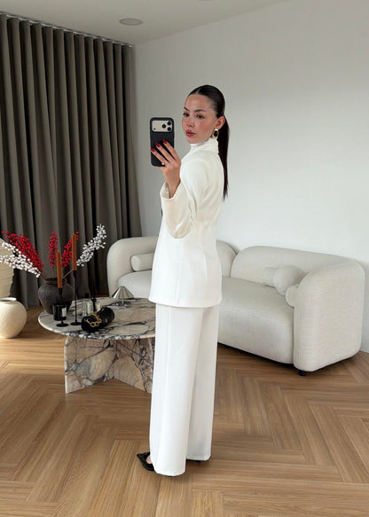 Large Buttoned, Waist-Fit Suit -  Dark Brown