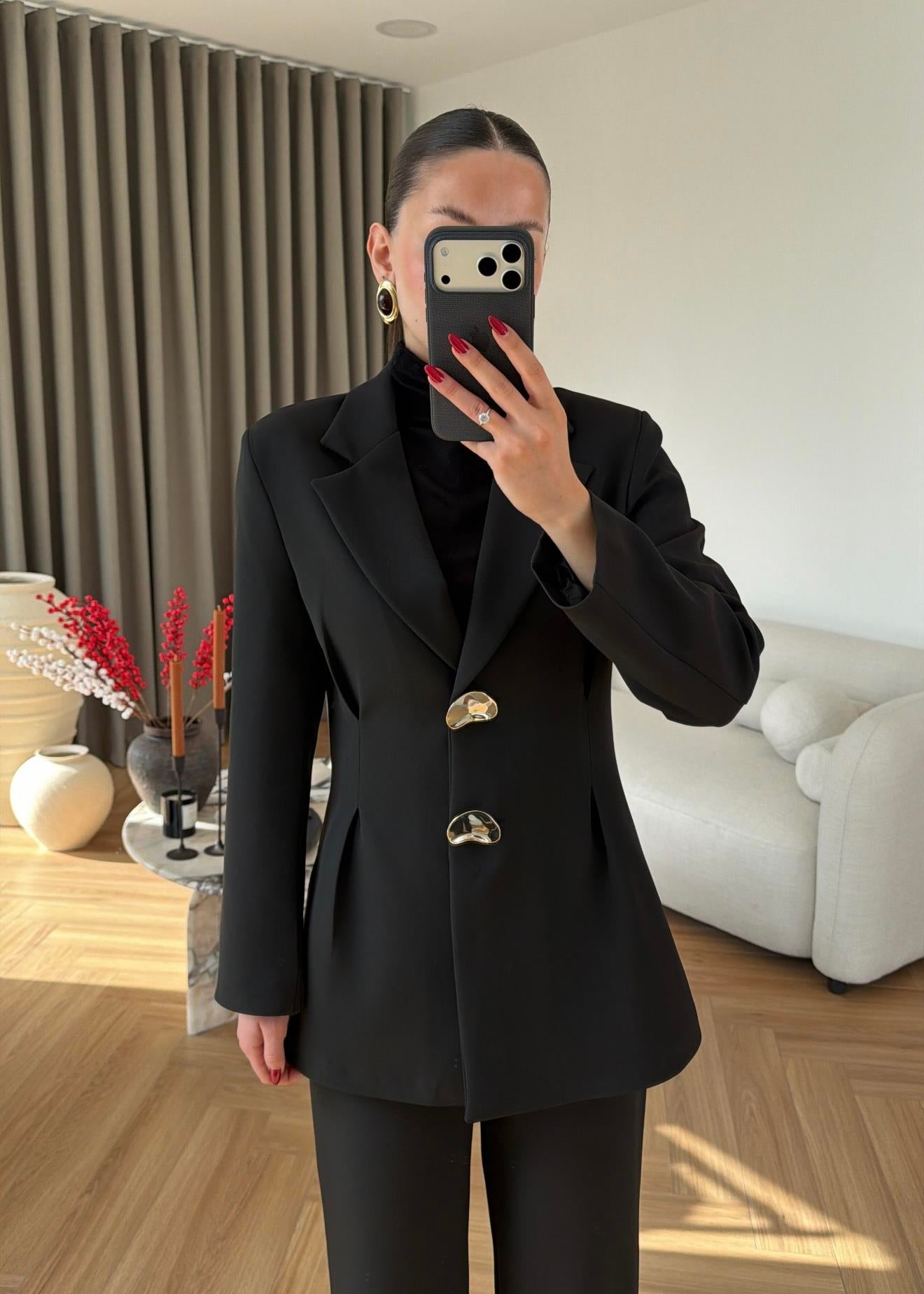 Large Buttoned, Waist-Fit Suit -  Dark Brown