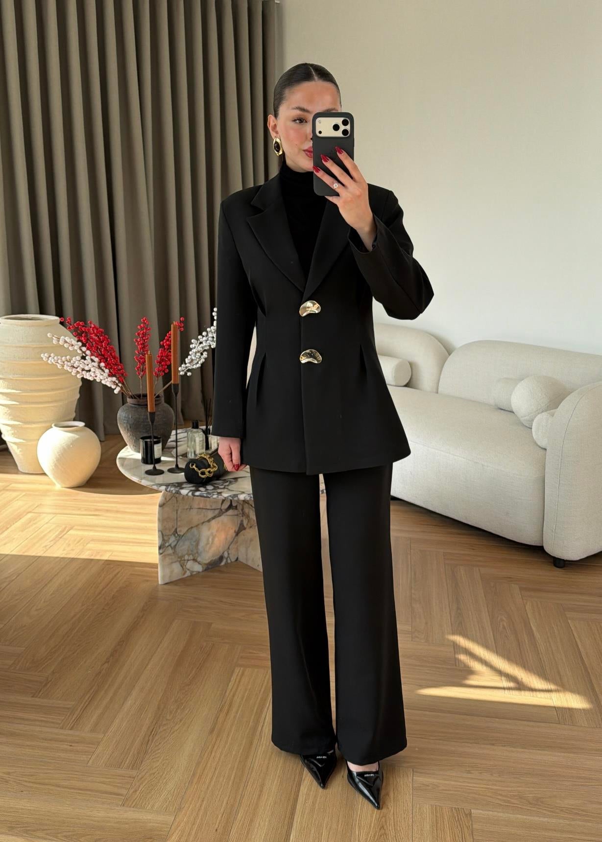 Large Buttoned, Waist-Fit Suit -  Dark Brown