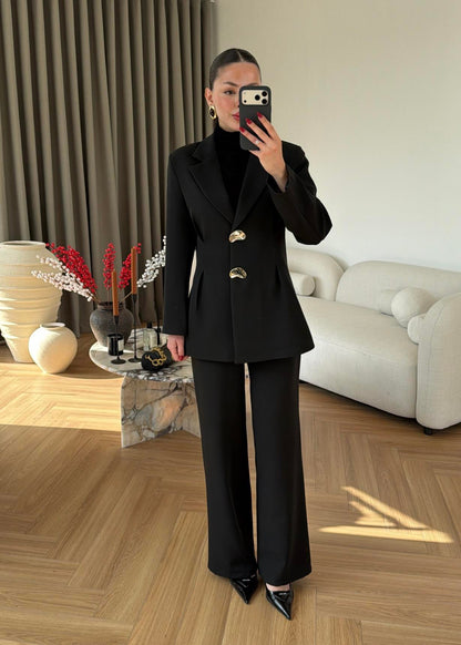 Large Buttoned, Waist-Fit Suit -  Dark Brown